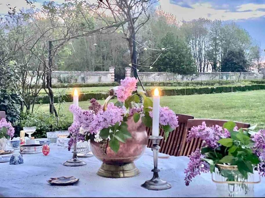 Charming Romantic Tower In Chateau Estate Ocquerre Exterior photo